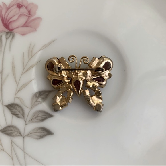 VINTAGE•Juliana•Butterfly brooch with purple & pink faux stones - Picture 2 of 2